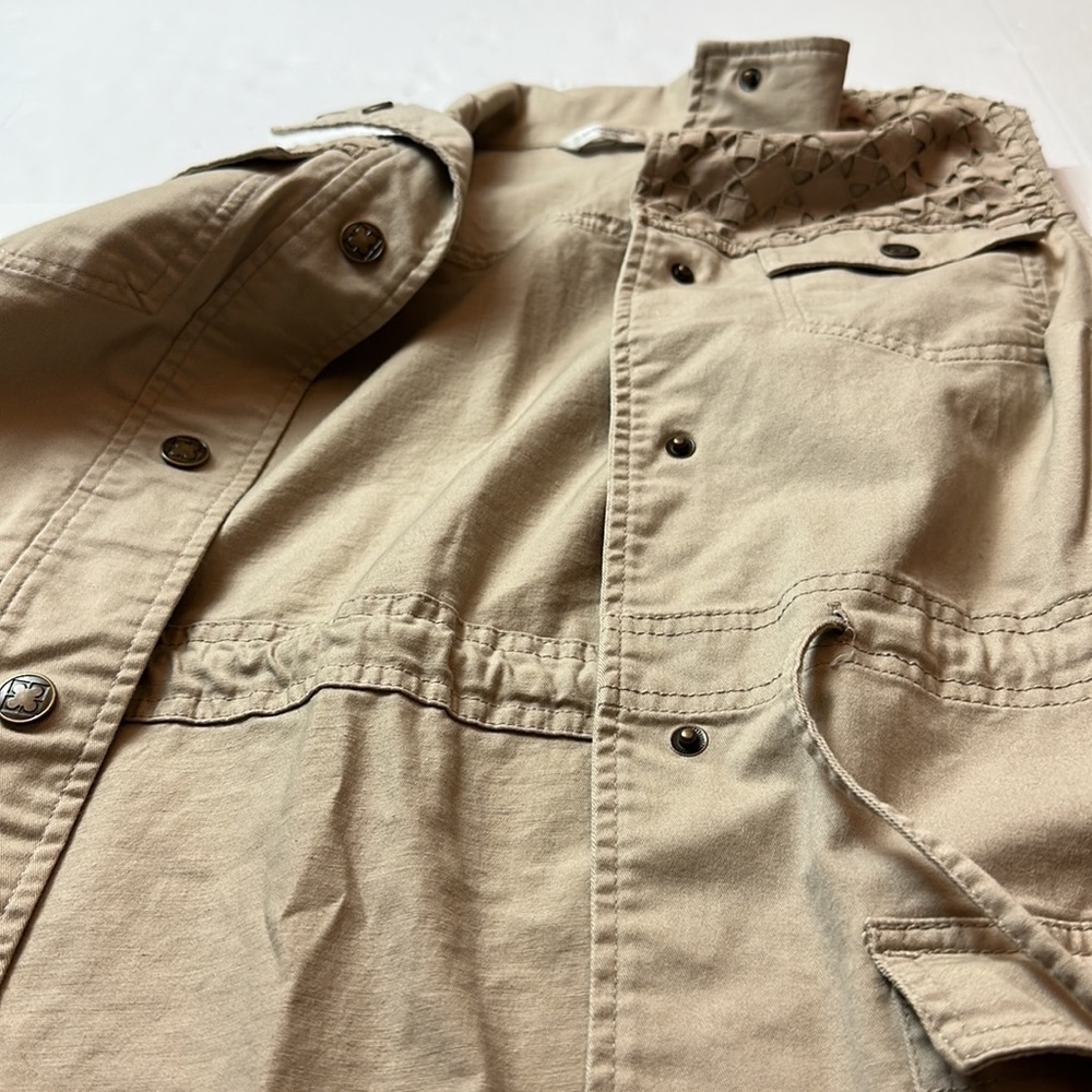 Liz Claiborne utility vest with a tie waist and snap closure - Picture 11 of 11